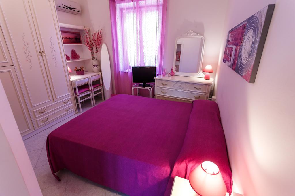L'Aurora Viola Bed & Breakfast Carbonia Bagian luar foto